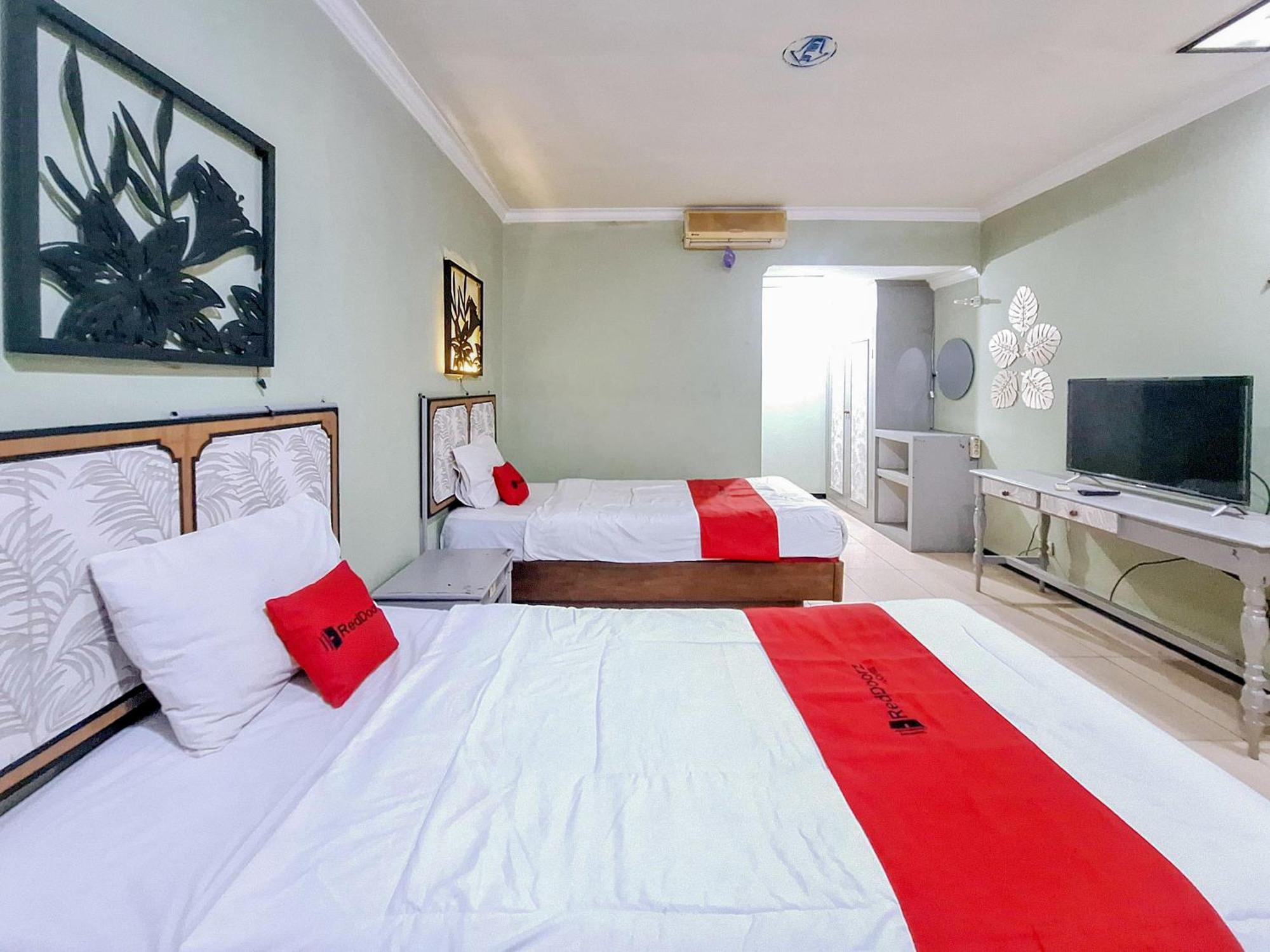 Reddoorz Near Stadion Semeru Lumajang Jawa Timur Экстерьер фото
