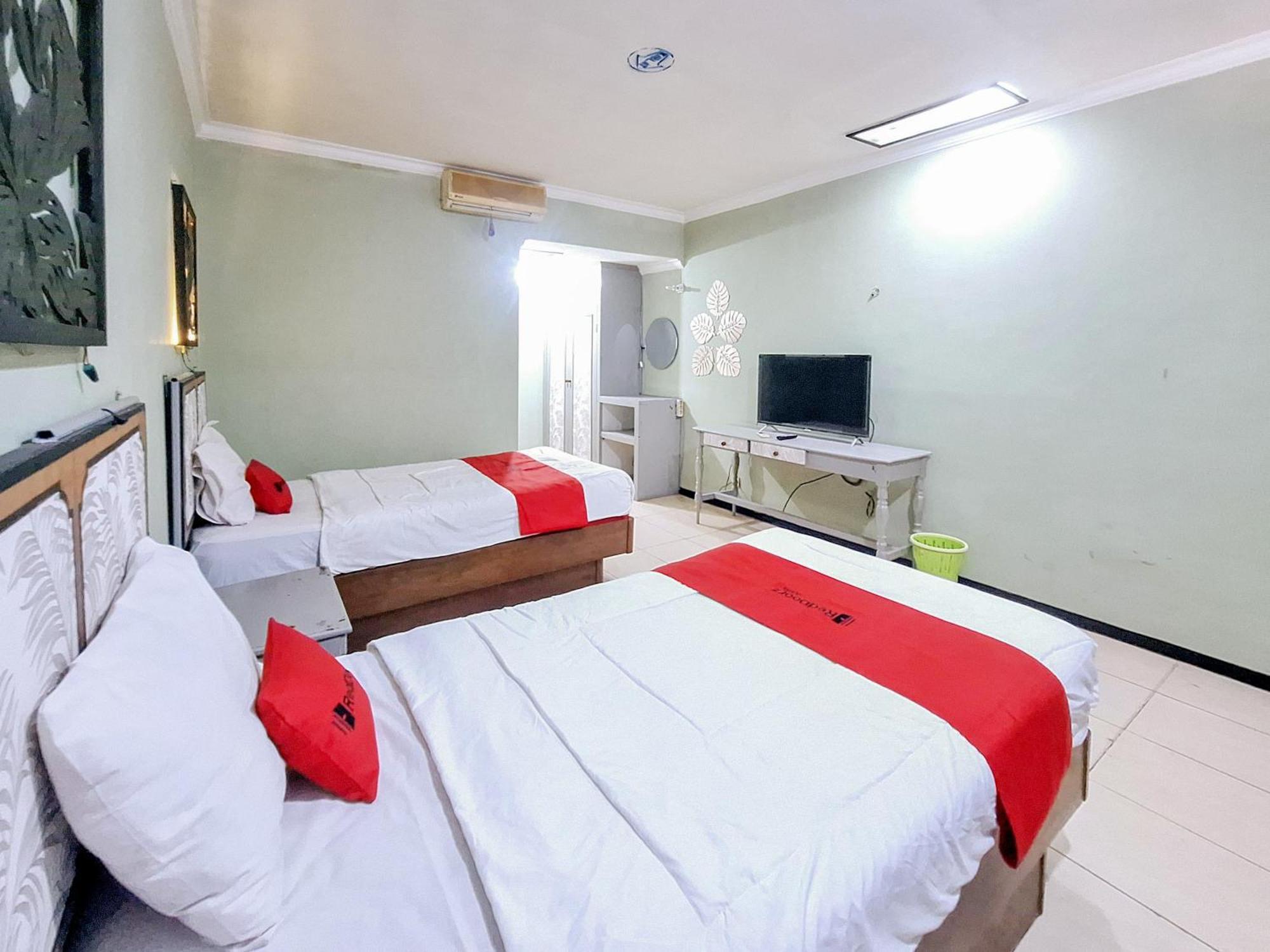 Reddoorz Near Stadion Semeru Lumajang Jawa Timur Экстерьер фото